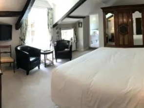 Walker Ground Manor