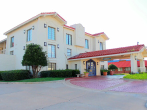 Baymont by Wyndham Tulsa Broken Arrow