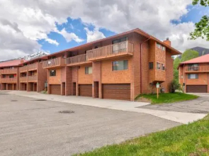 Lagoon 754B by RedAwning