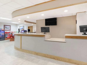 Ramada Grayling Hotel And Conference Center