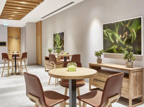 Hilton Garden Inn Dubai, Mall Avenue