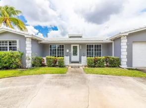 Luxurious 4BD Villa Top Amenities Pool