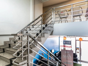 The Hopp Airport by OYO Rooms