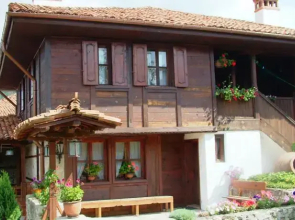 Hadji Neikovi guest houses