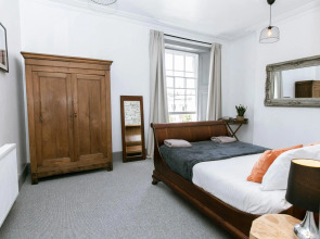 Spacious, Quiet and Central Apartment With Parking