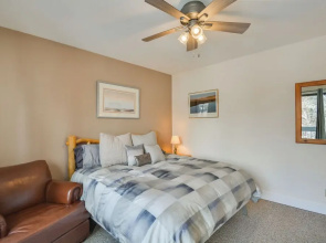 Private Ski Retreat in Avon: Eagle River Views!