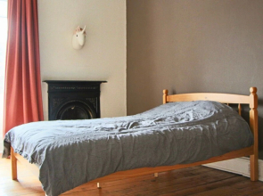 Large Apartment in Canonmills