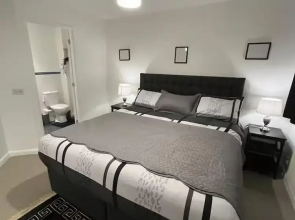 Spacious Comfortable Central Derby 2-bed Apartment