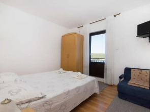 Jakša - Close to the sea & Free Parking - A2