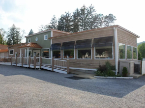 Lake Front Hotel