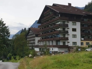 Cosy Holiday Home in bad Goisern With Balcony