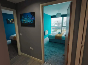 2BR Stunning City Centre Apt