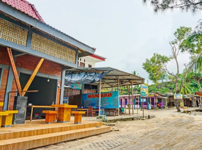 OYO 92183 Komang Resort Klayar