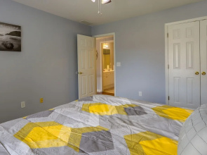 Quaint Fayetteville Vacation Rental w/ Lake Access