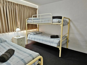 Riverview Holiday Apartment 6 - Kalbarri WA