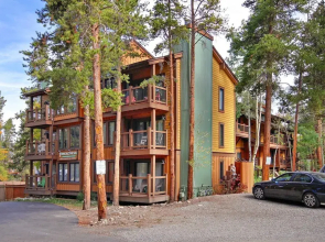 Inner Circle #6 (Condo with Pool & Hot Tub)