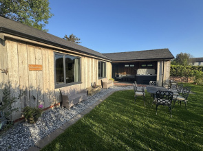 Wayside Lodge