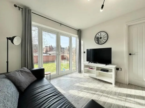 4 Guests - 2 Bedrooms - Parking - 9min City Centre