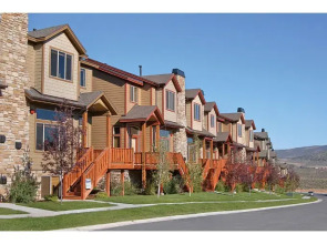All Seasons Resort Lodging-Bear Hollow Village