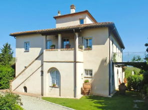 Apartment in Tuscany With Golf Course