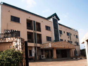 Alfoscar Hotel & Suites