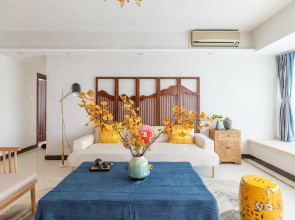 Locals Boutique Apartment  Huafa  No.8