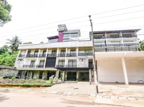 Capital O 404 Lagone Resort