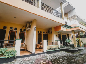 RedDoorz Plus @ Megamendung Puncak Bogor