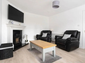 Modern newly refurbished house 10 minute walk from Lahinch