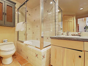 Timberline Condominiums 2 Bedroom Loft 2 Bath Deluxe Unit A3E