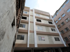 OYO 10061 Home 3BHK Modern Near Gulab Bagh