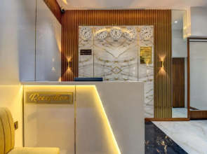 Hotel Majestic Crest