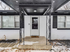 Modern Home ~ 6 Mi to Downtown Indy: Pets Welcome!