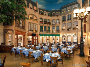 Курорт Paris Las Vegas Resort & Casino