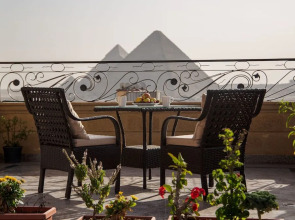 Gardenia Pyramids Hostel