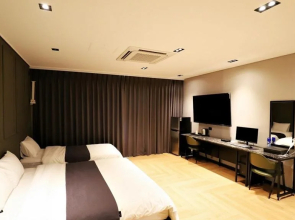 Dongducheon Hotel The Gray