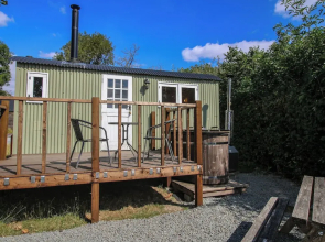 Aston - Shepherd Hut