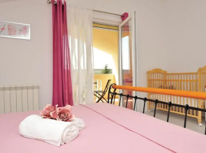Beautiful Home in Sv Filip i Jakov With Wifi and 4 Bedrooms