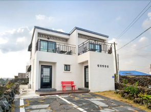 Jeju Woljeong-peanuts House Pension