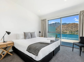 Remarkable Views on Goldrush Way