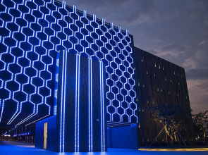 Royal Group Motel Feng Shan Branch