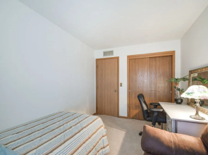 Welcoming Condo in Davenport: Central Location!