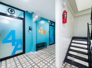 Matchbox Bangkok Hostel