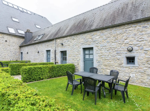 Beautiful Building, With Separate Apartments, Perfect for Family Celebrations