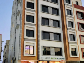 Hotel Devkinandan