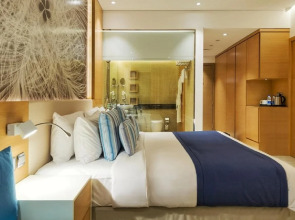 Royal Central Hotel & Resort — the Palm