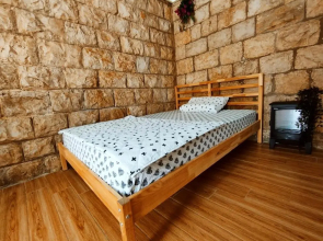 Sabbah's apartment couple