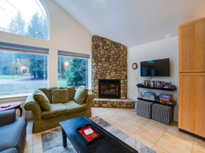 01SL-Hot Tub-Pets OK-BBQ-WIFI - Sleeps 8