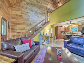 Franklin Cabin Surrounded by Smoky Mountains!