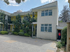 Avi Guest House